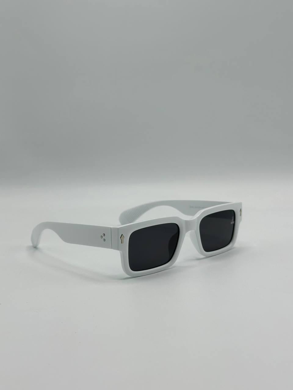Lunette de soleil + pochette gratuit